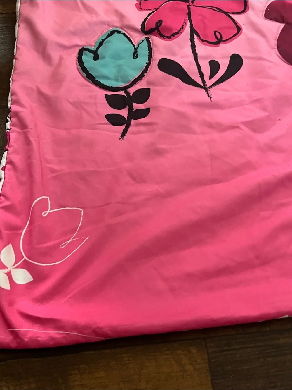 Disney Minnie Mouse Happy Hearts Reversible Crib Comforter Vibrant Pink 40x52